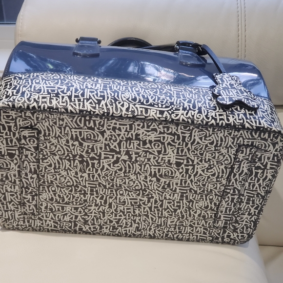 Furla Rubber hand bag with Leather printed base, 30×20cm. - Picture 6 of 9